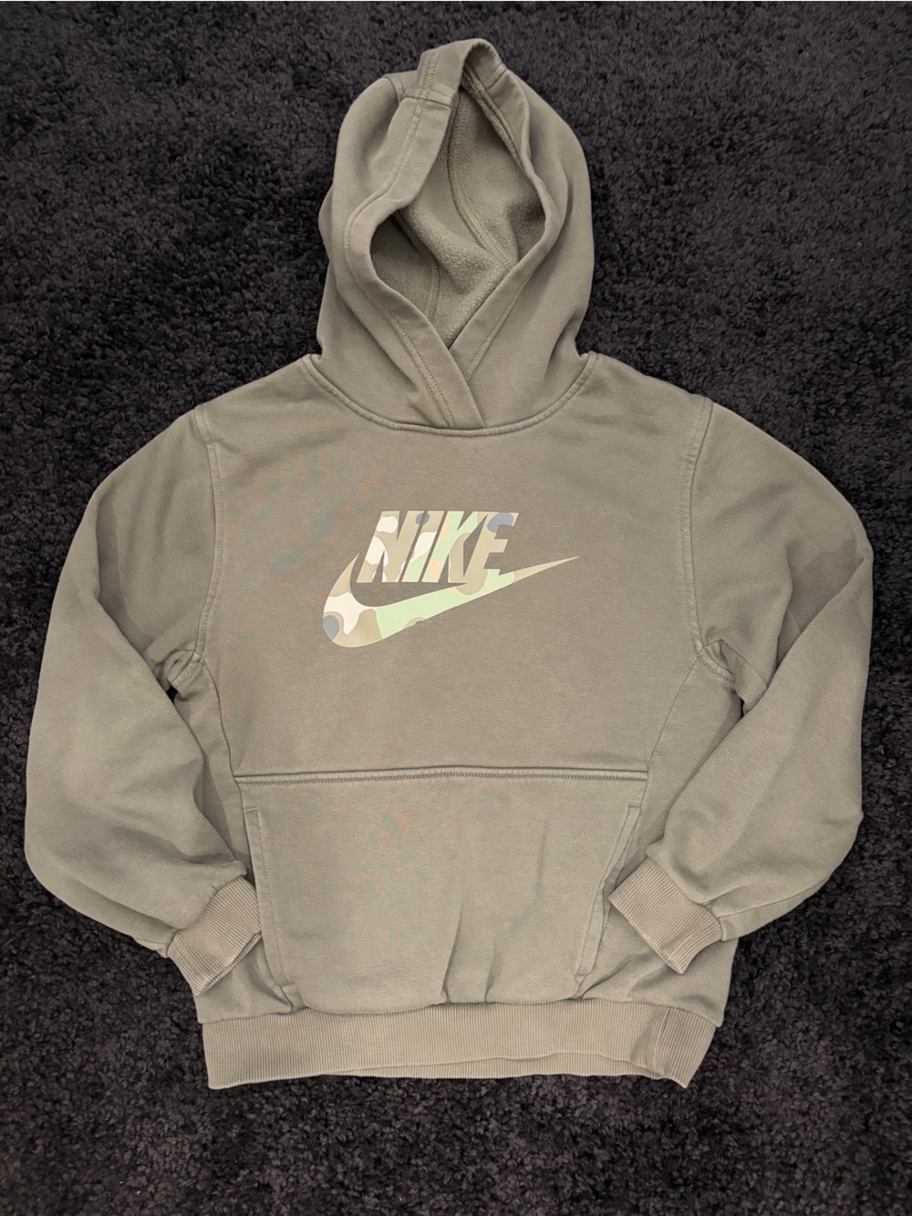 GUC boys Nike hoodie Size medium